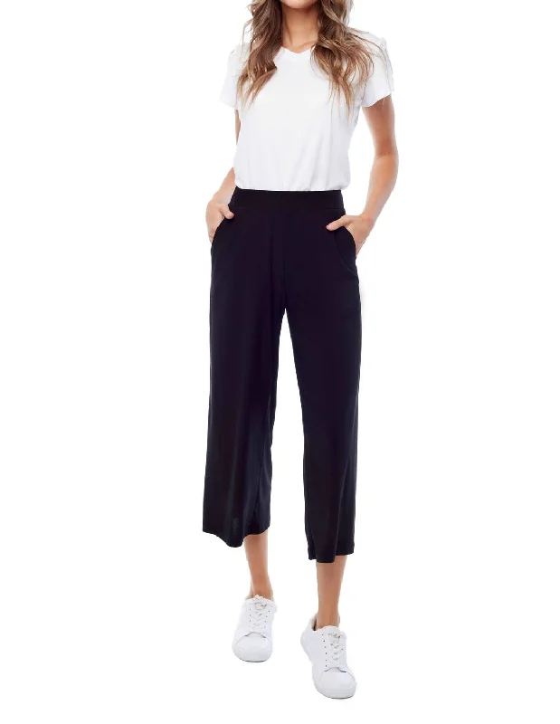 Everyday Basics Wide Leg Cropped Pant In Black