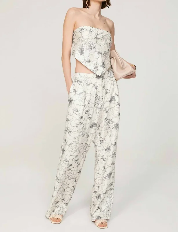 Huge Markdowns Tillie Pants In Linear Floral