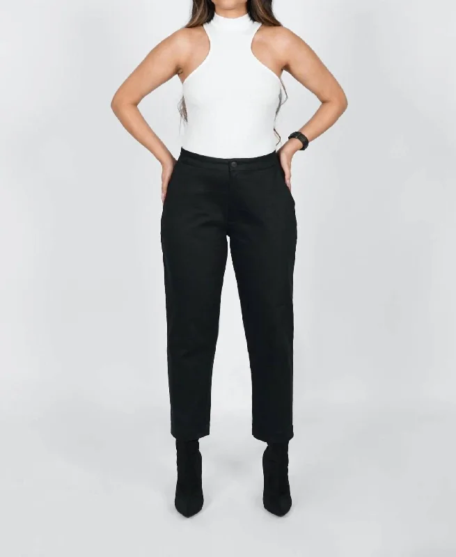 New Arrivals Crop Pant In Black