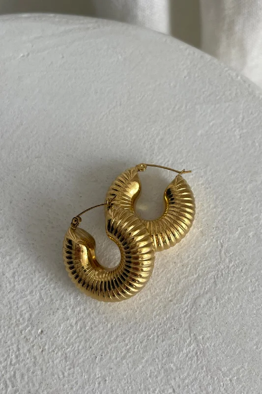 Comfortable Clothes Tammi Chunky Ribbed Hoop Earrings Gold