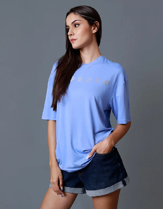 Chic Casual Wardrobe Essentials Crew Neck Tee with Screen Print