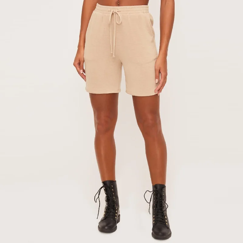 The Epitome Of Modern Women's Fashion Side Pocket Short (Cuban Sand)