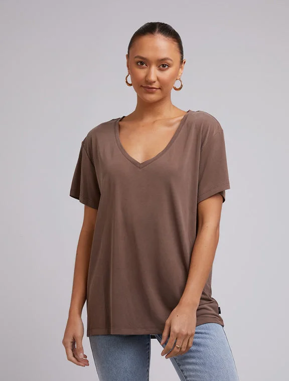 Comfy Women’s Outfits for Daily Wear Silent Theory Harper Vee Tee Brown