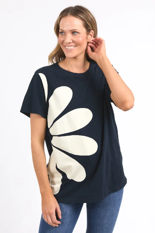 High-End Women’s Apparel Elm Gerbera Tee Dark Saphire